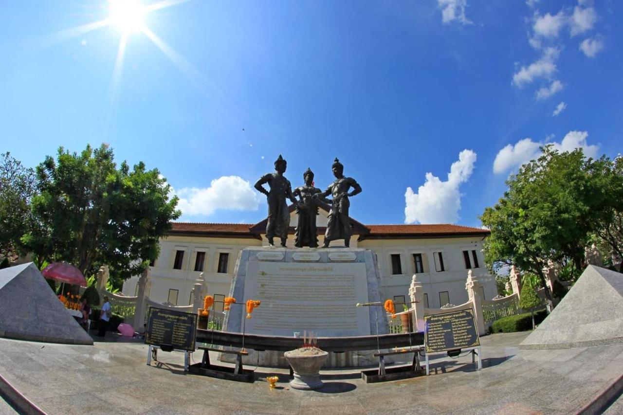 Smile Lanna Ladies Hostel Chiang Mai Exterior photo